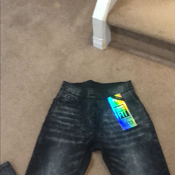 NEW OMG JEANS - Picture 8 of 8